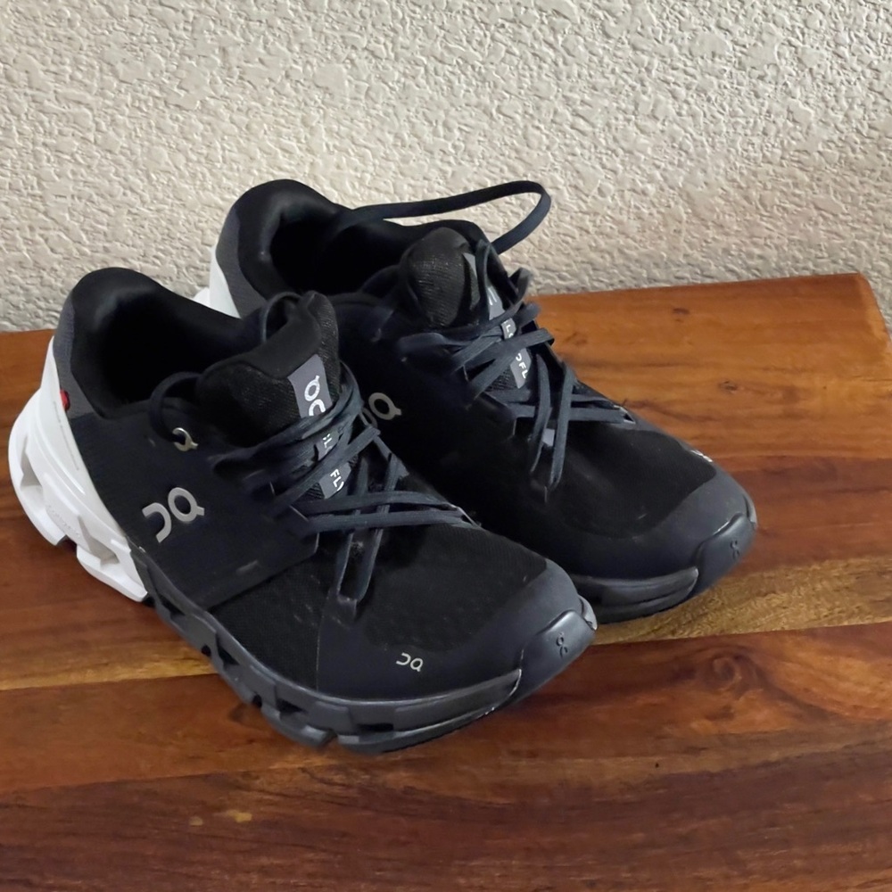 On Running Women's Black Athletic Shoes - Picture 5 of 9